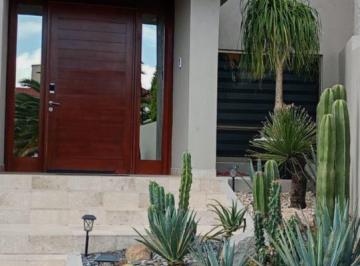 Casa de 4 habitaciones, Pachuca · Hermosa Residencia en Fraccionamiento La Moraleja