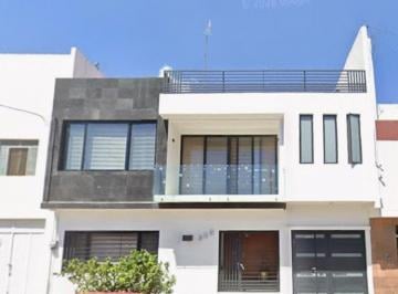 Casa de 4 habitaciones, Aguascalientes · Casa en Recuperación Bancaria