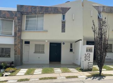Casa en condominio de 3 habitaciones, León · Casa en Renta en Cañada Diamante
