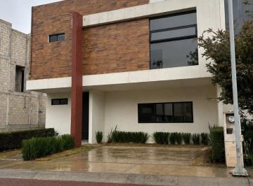 Casa de 4 habitaciones, Pachuca · Casa en Renta en Residencial Monte Olimpo, Pachuca