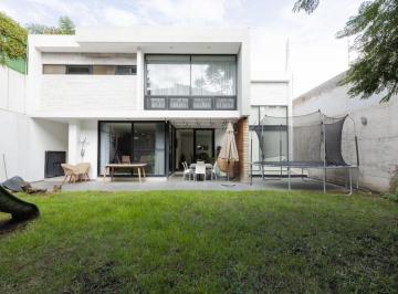 Casa · 402m² · 4 Recámaras · 3 Estacionamientos · La Concepción Zavaleta (Zavaleta)