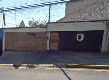 Casa de 4 habitaciones, Alvaro Obregón · Casa en Calzada Desierto de Los Leones, Cerca de Plaza Altamira, Remate Hipotecario