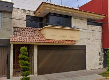 Casa de 3 habitaciones, Puebla · Casa en Venta en Mirador, Heroica Puebla de Zaragoza, Puebla.