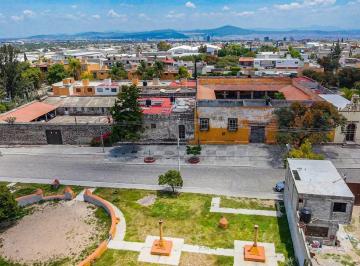 Edificio · 3979m² · 8 Estacionamientos · Edificio Comercial en San José El Alto