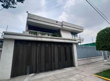 Casa de 4 habitaciones, Naucalpan de Juárez · Venta Casa Circuito Economista Satelite Naulcalpan de Juarez