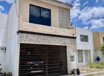 Casa · 82m² · 3 Recámaras · 2 Estacionamientos · Casa en Fraccionamiento Silao de La Victoria