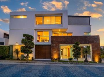 Casa en condominio de 4 habitaciones, San Andrés Cholula · Casa de 397 m² con 4 Recámaras en Venta en Lomas de Angelópolis, en Parque Michoacan.