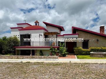 e42e8f37e44a0665a0cff42120142ce4814cf6dc27d90c8bc353fbe381b719c7 · Casa en Venta en Bernal en El Fracc. Jardines de La Peña. Rouz