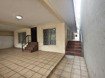 Casa · 250m² · 6 Recámaras · 2 Estacionamientos · Venta de Casa en El Floresta