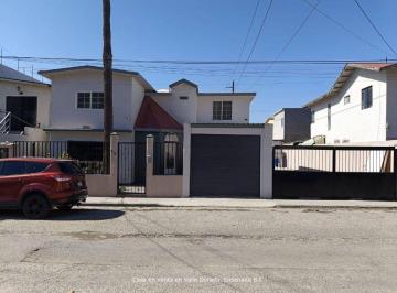 Casa de 5 habitaciones, Ensenada · Casa en Venta | Espaciosa, Estacionamiento Para 5 Autos | Valle Dorado, Ensenada