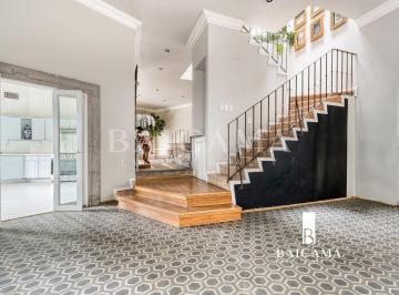 1/421/p421_84eead1e618f · Casa en Venta Dentro de Privada con Seguridad en Lomas de VI