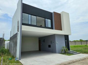 Casa de 4 habitaciones, Boca del Río · Casa de 4 Recámaras en Venta, Lomas del Dorado, Boca del Rio