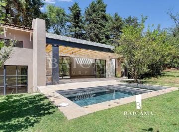 1/328/p328_d7aebe0e4421 · Casa en Venta en Las Huertas Peña Blanca en Avándaro