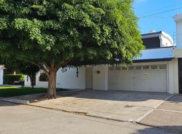 Casa de 3 habitaciones, Ahome · Casa en Renta Fracc. Las Fuentes Los Mochis 2 Plantas, 3 Recámaras, 2.5 Baños $16,000