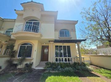f6cf229d6267a0f3d80f46284068cec4da4e852eaca0df585f54900b7730e6f3 · Casa en Venta en Veracruz en Col. El Morro