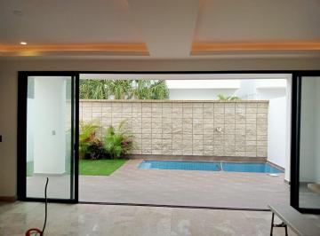 Casa · 211m² · 4 Recámaras · 2 Estacionamientos · Venta Casa Aqua Cancun