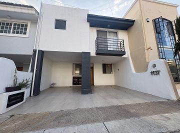 8e5babad100165b151bd1ee3b9d727d0ae29c12c40a65523e59881d72d4af473 · Casa en Venta en Chapalita Las Fuentes, Zapopan