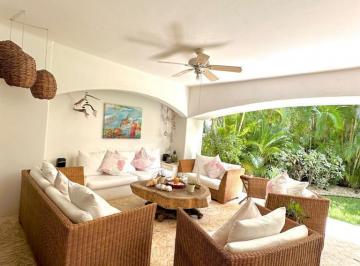 Casa · 511m² · 3 Recámaras · 4 Estacionamientos · Venta Casa Isla Dorada Zona Hotelera Cancún