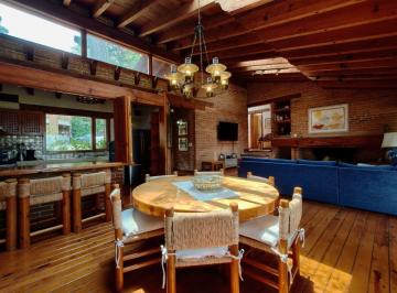 Casa en condominio de 3 habitaciones, Valle de Bravo · Casa en Venta en Avandaro