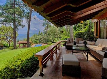 Casa en condominio de 3 habitaciones, Valle de Bravo · Casa en Venta en Avandaro