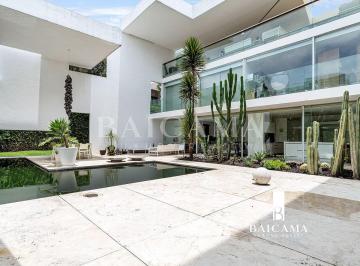 1/4/p4_fccbbe02f323 · Casa en Venta en Cumbres de Santa Fe Diseñada por Miguel Áng