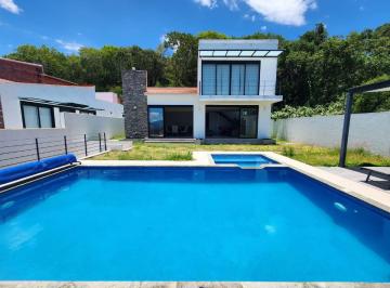 Casa de 4 habitaciones, Ixtapan de la Sal · Casa Bellavista II con Jardín, Alberca y Jacuzzi Climatizado en Rancho San Diego.