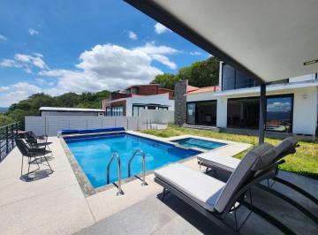 Casa de 4 habitaciones, Ixtapan de la Sal · Casa Bellavista II con Jardín, Alberca y Jacuzzi Climatizado en Rancho San Diego.
