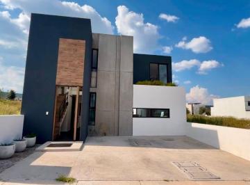 Casa de 3 habitaciones, El Marqués · Casa de Autor en Venta en El Mayorazgo Queretaro