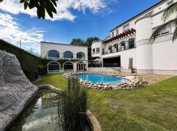Casa de 6 habitaciones, Santiago · Propiedad en El Barrial con Hermoso Jardín y Alberca