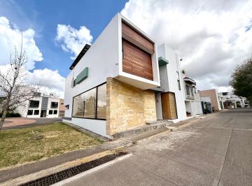 Casa de 4 habitaciones, Xalapa · Casa Totalmente Amueblada | Jacuzzi | Alberca