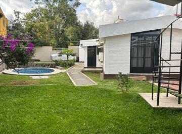 Casa · 377m² · 3 Recámaras · 3 Estacionamientos · Venta de Casa Al Norte de Cuernavaca 1 Nivel