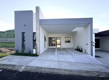 Casa · 160m² · 3 Recámaras · 2 Estacionamientos · Casa en Venta de Una Planta en Lomas del Mediterráneo Riviera Veracruzana Alvarado Veracruz