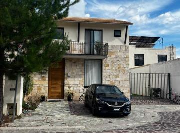 Casa en condominio · 177m² · 3 Recámaras · 3 Estacionamientos · Casa en Condominio en Fraccionamiento Hacienda Valbuena