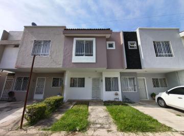 Casa de 3 habitaciones, Zapopan · Casa en Venta en Parques Tesistán