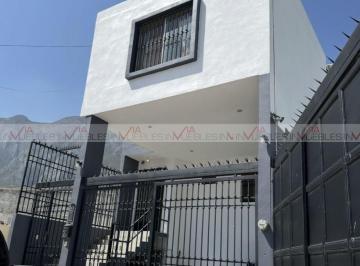 Casa · 287m² · 3 Recámaras · 2 Estacionamientos · Casa en Renta en Residencial de La Sierra