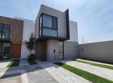 1 · Casa en Venta de 2 Recámaras con Opción a 3ra con en Zákia con Jardín