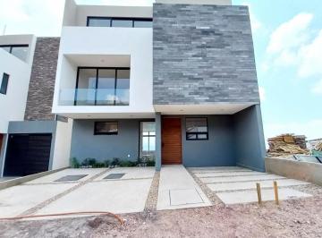 1 · Casa en Venta en Zibatá, Querétaro, con Vistas Increíbles y Diseño Original