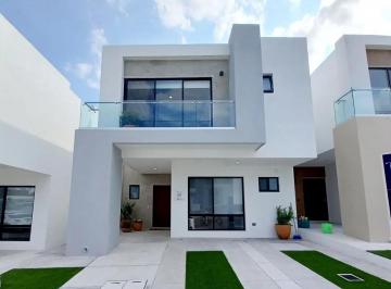 1 · Casa en Venta en Nuevo Refugio, Querétaro, de 3 Recámaras Cada Una con Baño