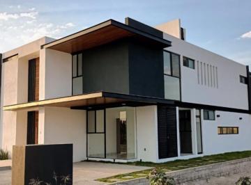 1 · Casa Nueva con 4 Habitaciones Una en Planta Baja