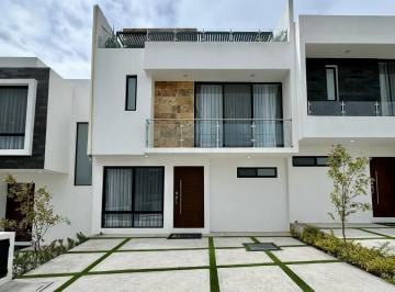1 · Casa en Venta en Zibatá, Cuatro Recámaras y Roof Garden, Querétaro