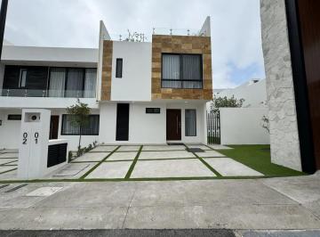 1 · Casa en Venta con Roof Garden en Zibatá, Querétaro