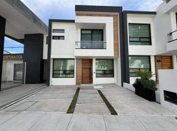 1 · Casa en Venta en Nuevo Refugio, Querétaro