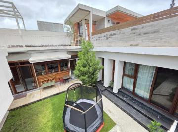 1 · Casa en Venta en Zibata, de un Nivel Mas Sotano Condominio Cardon
