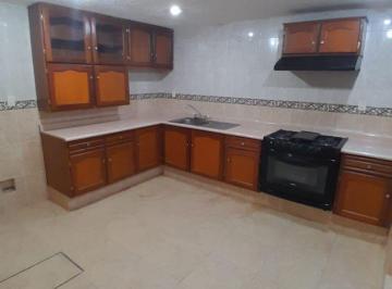 Casa de 4 habitaciones, Naucalpan de Juárez · Excelente Casa en Renta con Magnifica Ubicación y Buenos Espacios.
