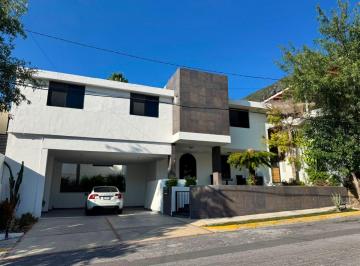 Casa de 3 habitaciones, Guadalupe · Casa en Venta en Contry La Escondida, Col. Contry La Silla, Zona Contry, Guadalupe, N. L.