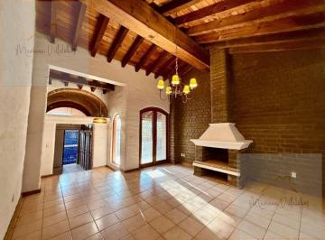 Casa · 510m² · 3 Recámaras · 2 Estacionamientos · Casa - Villa de Los Frailes