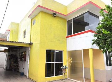 5749709c6d9570dc734873289f4fefcb65f70945db45fe89116bb69238e74c74 · Casa en Venta Frente Al Tec de Monterrey Queretaro