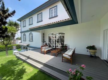 Casa · 1269m² · 4 Recámaras · 6 Estacionamientos · Casa en Venta en Club de Golf Los Encinos