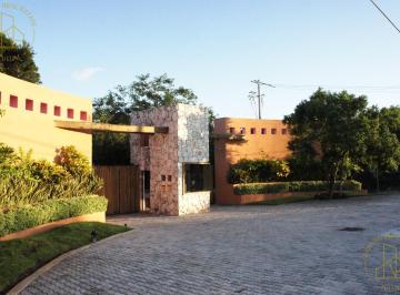 Terreno / Lote · 1871m² · Inversión en Yal - Kú: Lote Multifamiliar de 1,871 m² Rodeado de Naturaleza y Exclusividad