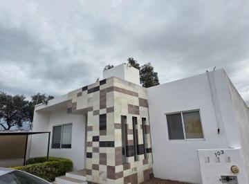 Casa de 3 habitaciones, San Juan del Río · Preciosa Casa de 1 Planta con 3 R 2.5 B Jardin Cocina Integral en Fracc Privado